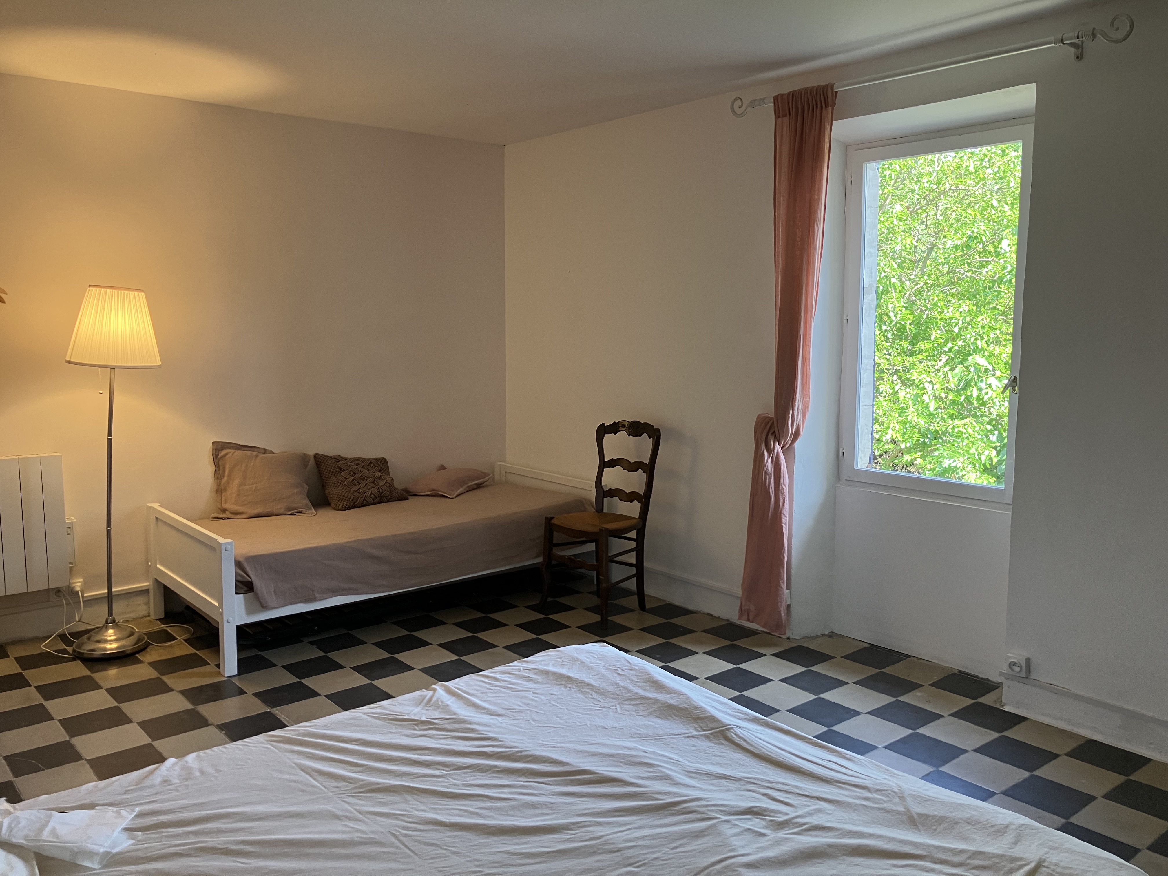 Chambre Rose — chambre romantique aux teintes roses, Atelier Ilys Pierrerue — photo 4
